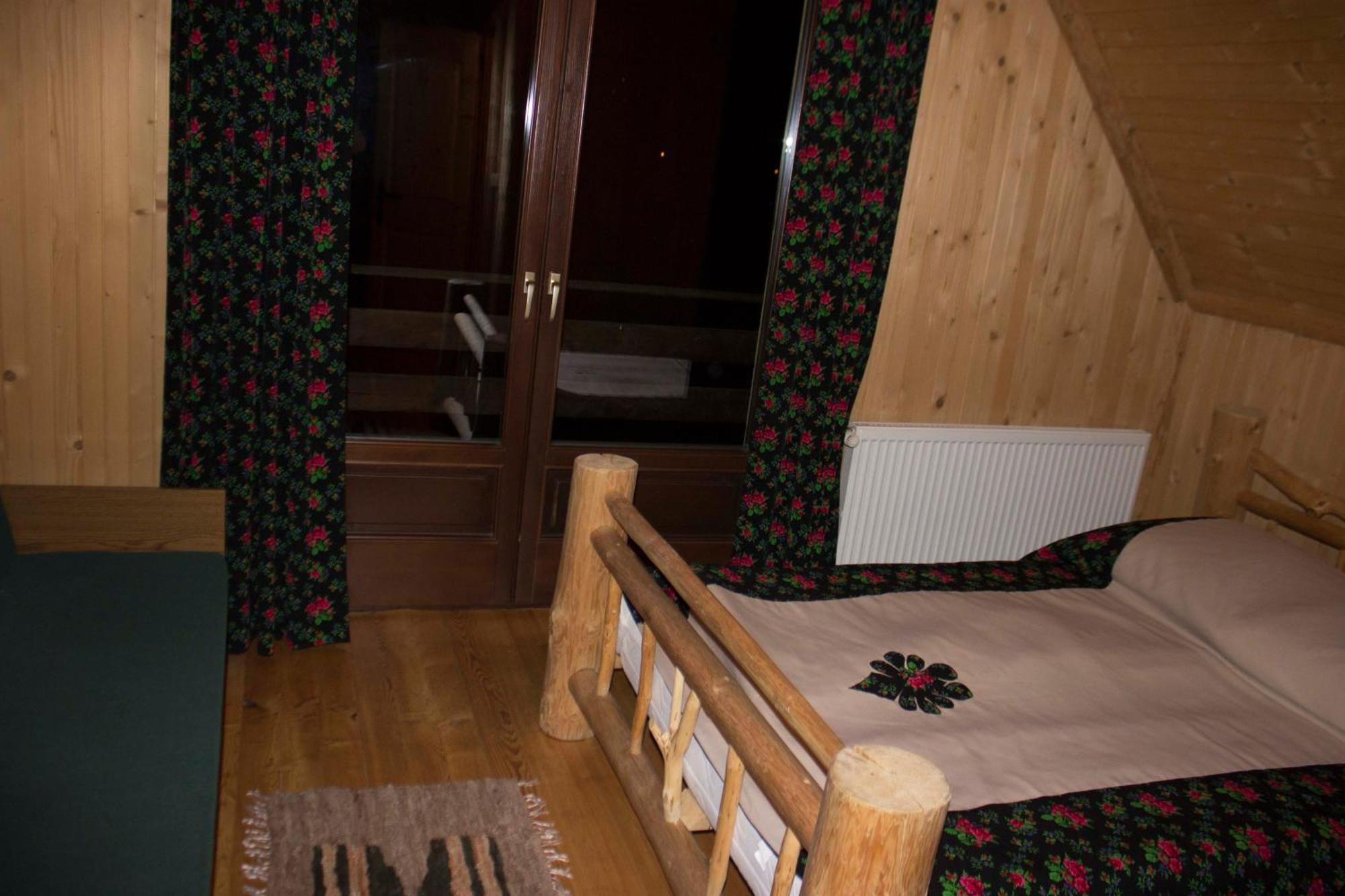Chata Pod Grapom Czarna Gora Luaran gambar